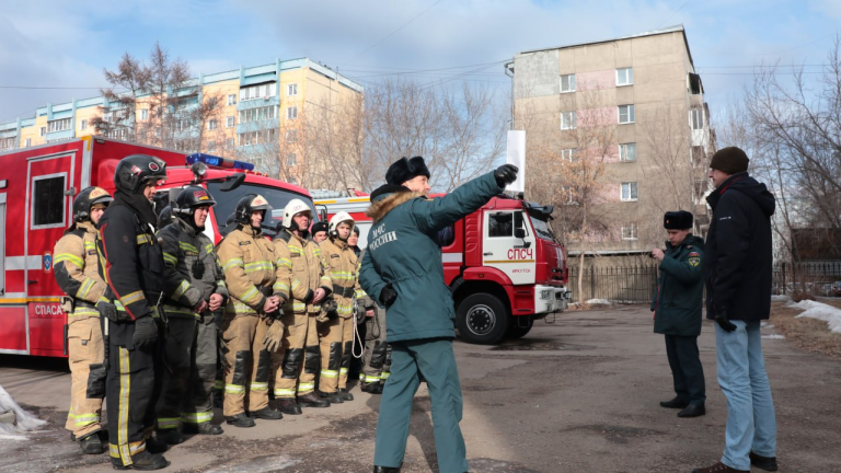 Пожарные учения в Иркутском медучреждении порадовали детей и напугали взрослых